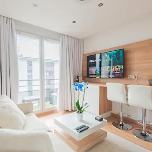 https://guest-k-vigny-musset-grenoble.hotels-rhonealpes.com