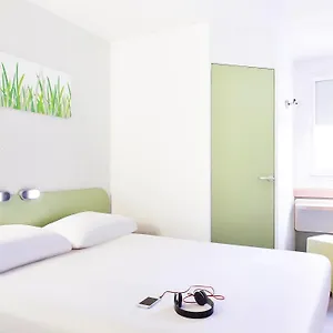 Ibis Budget Marseille Aeroport Provence Витроль