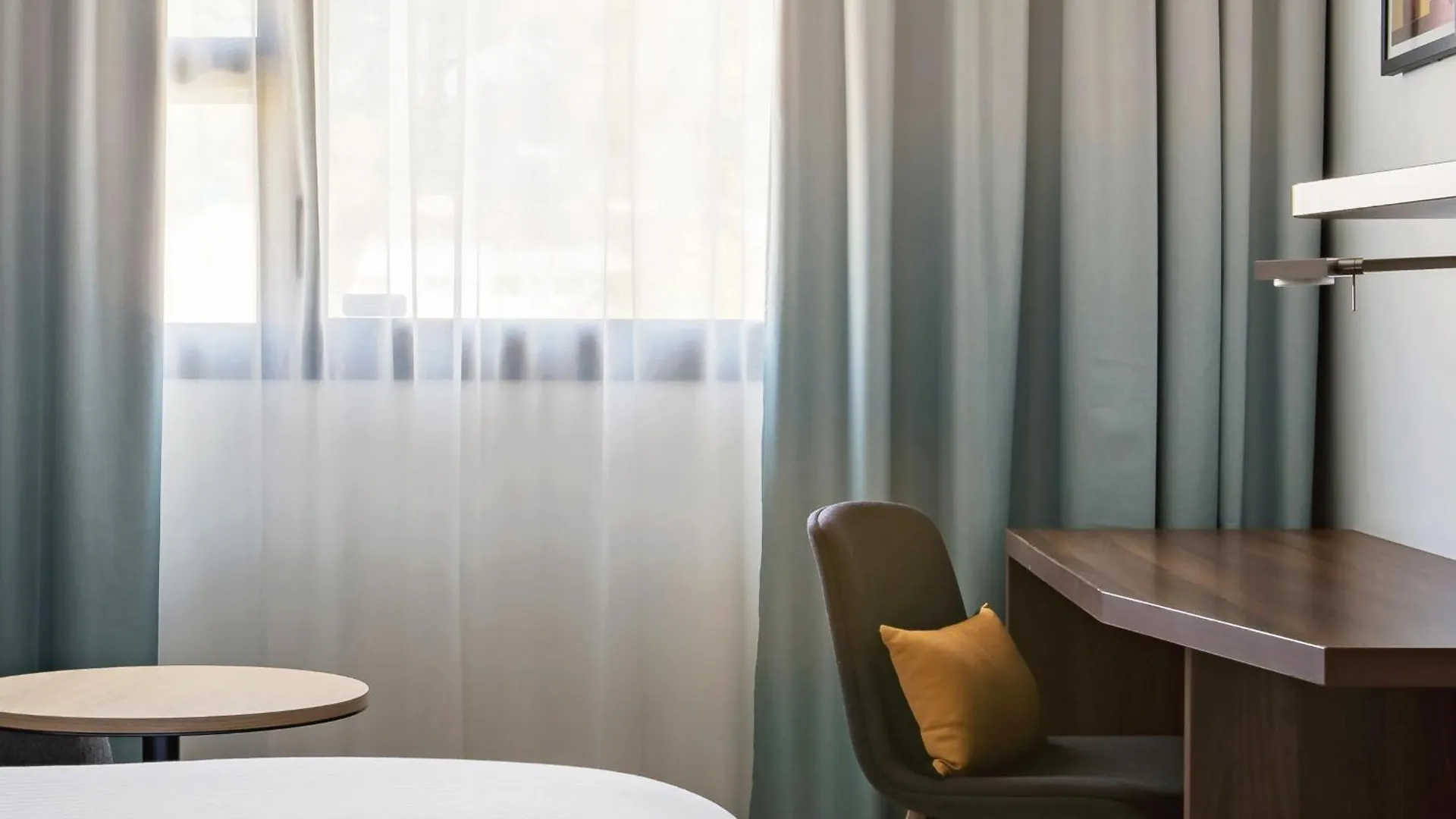 Holiday Inn - Marseille Airport By Ihg Vitrolles  Hotel Vitrolles (Bouches-du-Rhone)