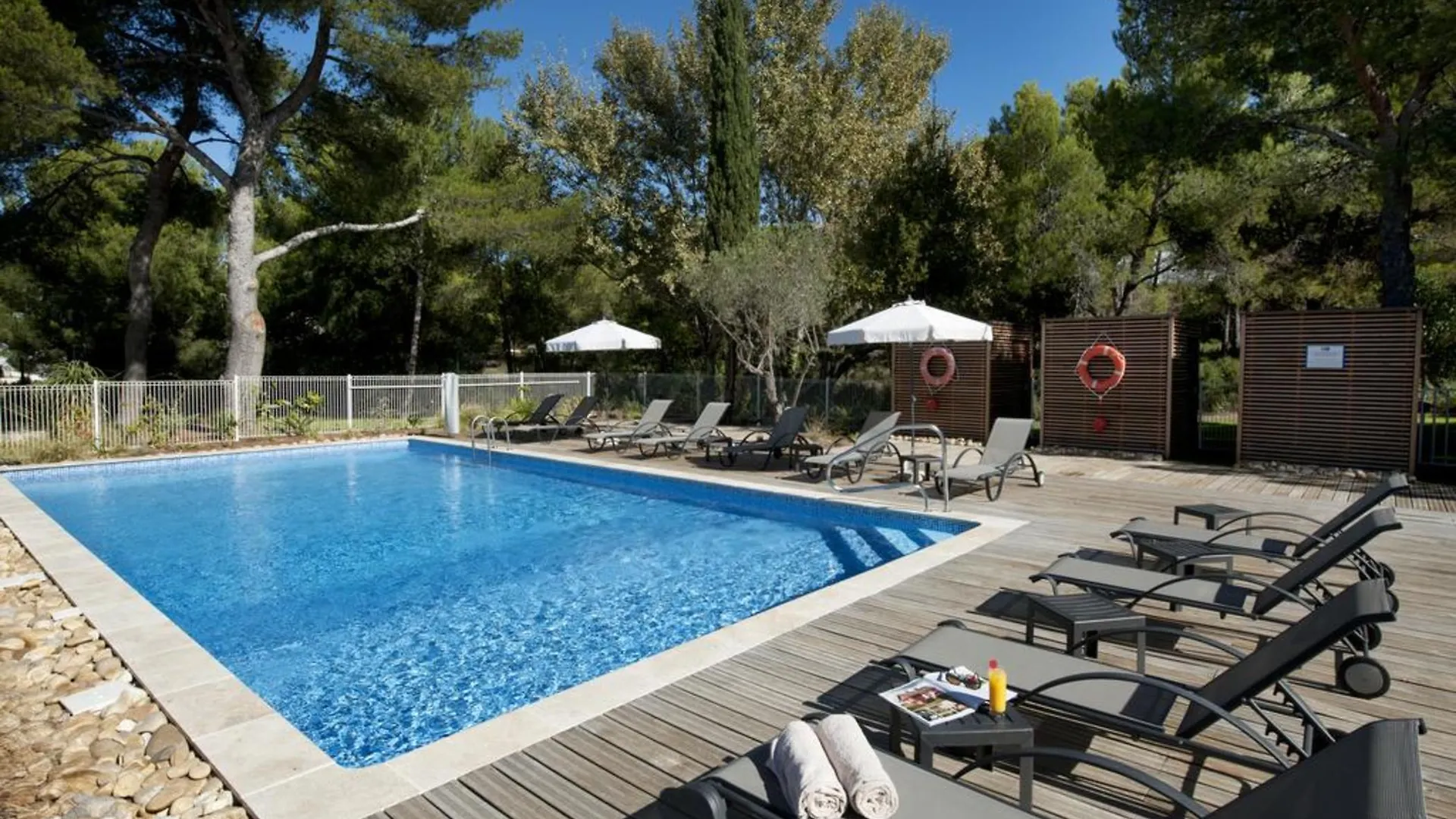 Holiday Inn - Marseille Airport By Ihg Vitrolles  4*, Vitrolles (Bouches-du-Rhone)