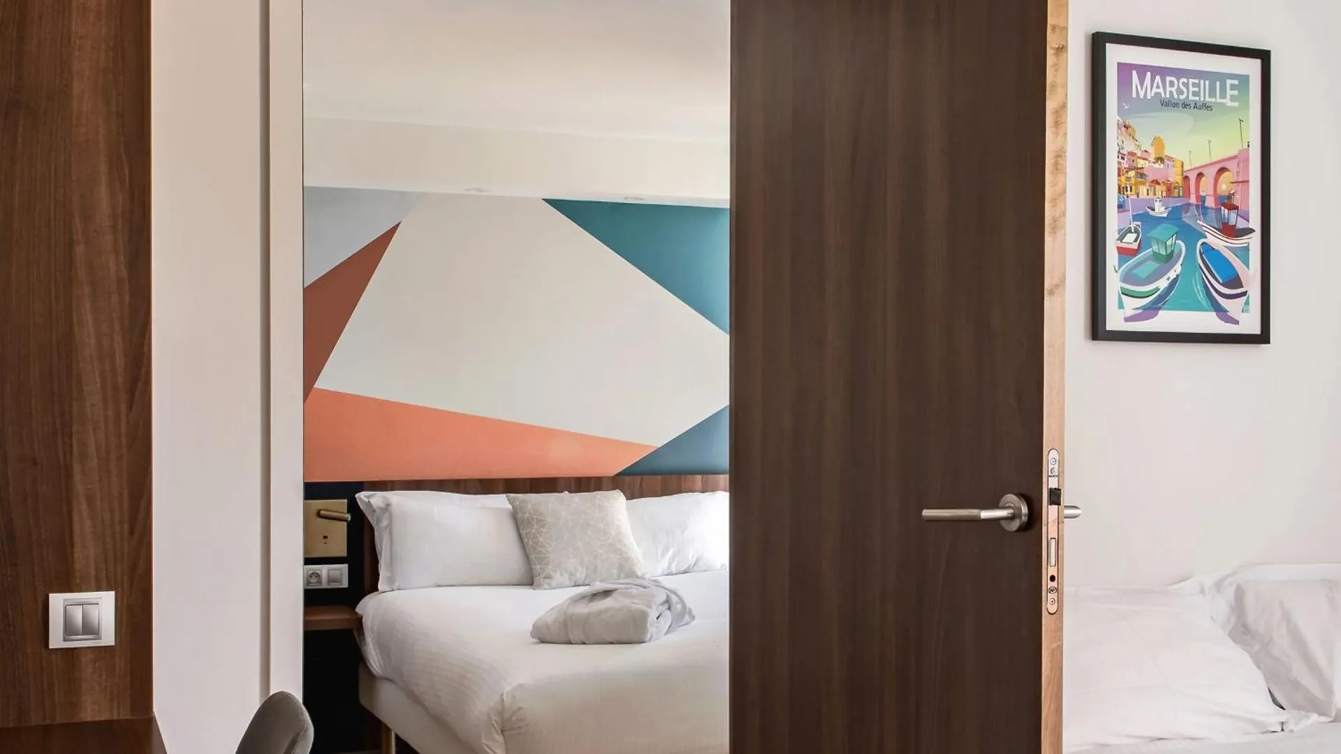 Holiday Inn - Marseille Airport By Ihg Vitrolles  4*, Vitrolles (Bouches-du-Rhone) France