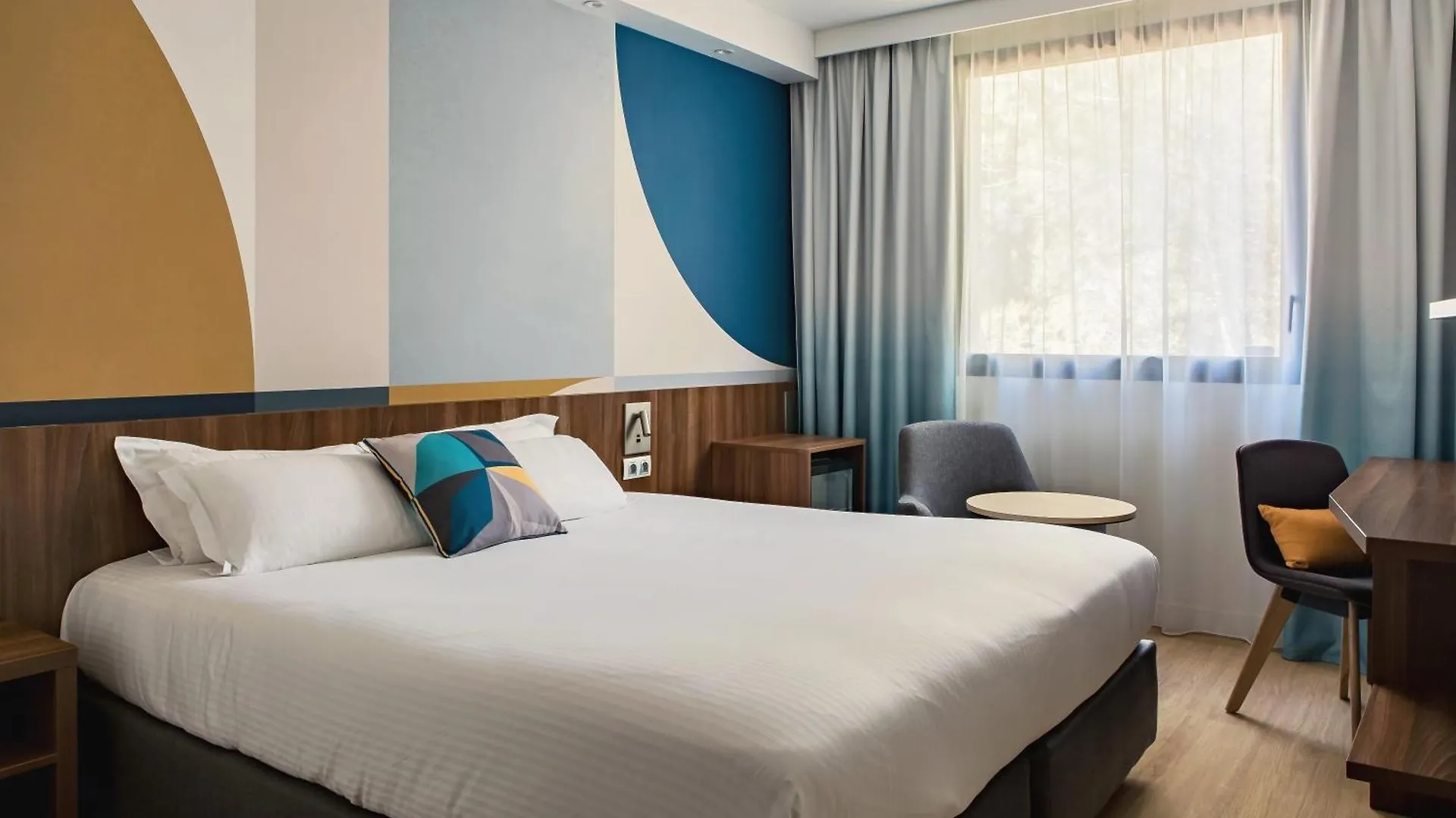 Holiday Inn - Marseille Airport By Ihg Vitrolles  4*, Vitrolles (Bouches-du-Rhone) France