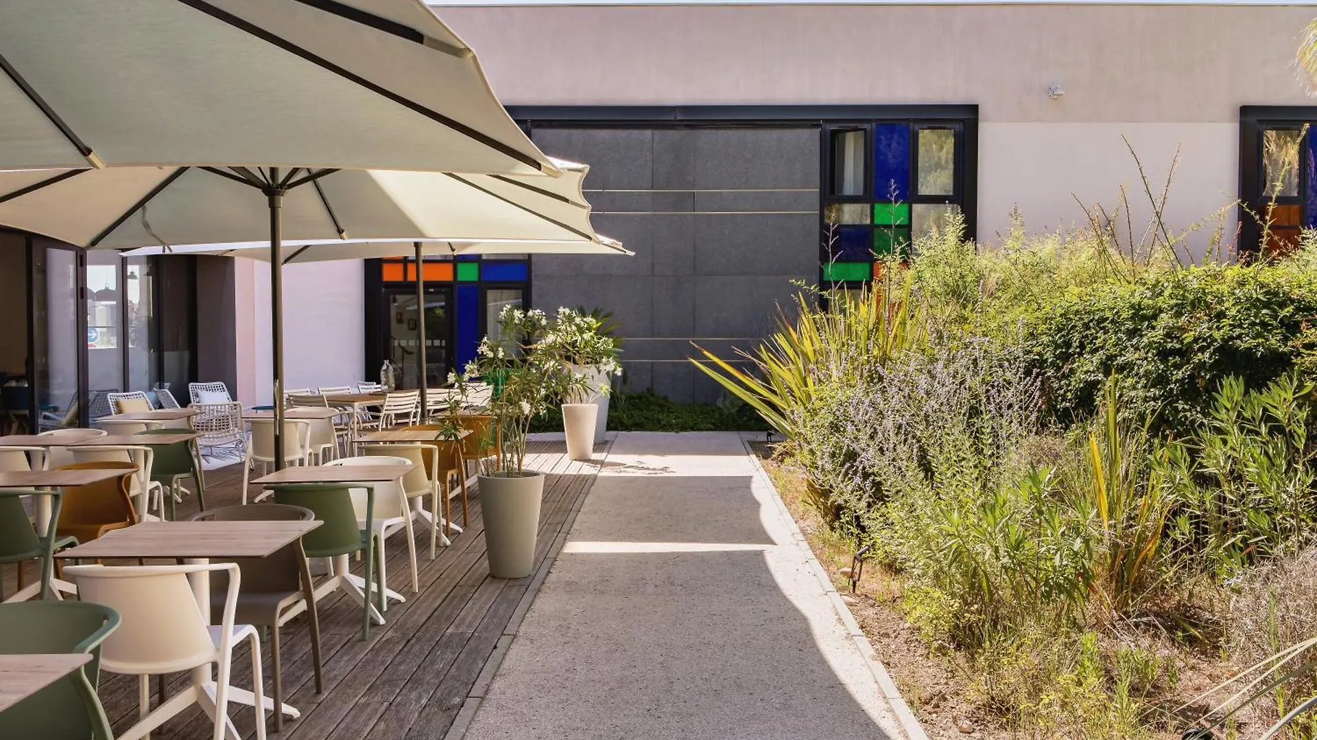 Holiday Inn - Marseille Airport By Ihg Vitrolles  4*, Vitrolles (Bouches-du-Rhone) France